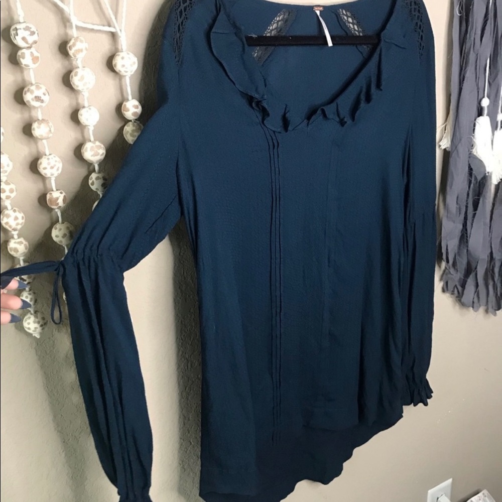 Free People navy ruffle crochet top - Picture 4 of 5